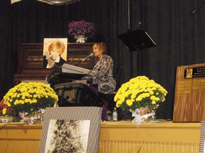 Karen Taylor-Good at piano